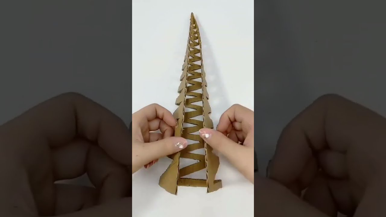 Sapin de Noël en carton avec lumière à l'intérieur. #shorts #dyi #christmastree #myyearonyoutube