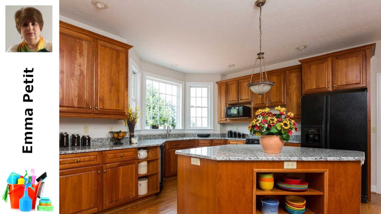 Découvrez les cuisines en bois massif : élégance et durabilité pour votre intérieur !